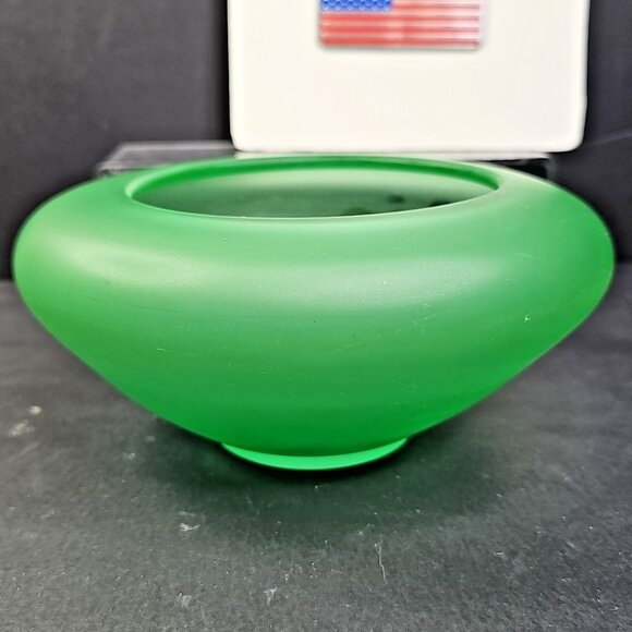 Uranium Tiffin Satin Green Glass Vase Bowl Geiger Confirmed, Amazing Piece! - Picture 9 of 16